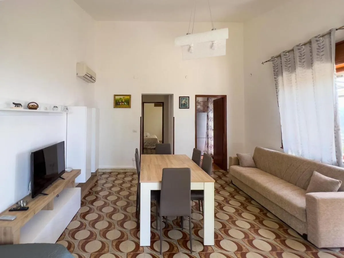 Villa S.Peri Cefalu 0*,